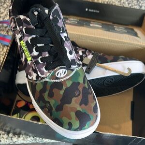 Heelys Green and Black Sneakers with Wheels
